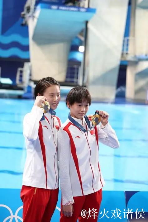 陈芋汐携手全红婵晋级,女子双人10米台决赛即将上演 陈芋汐携手全红婵晋级,女子双人10米台决赛即将上演