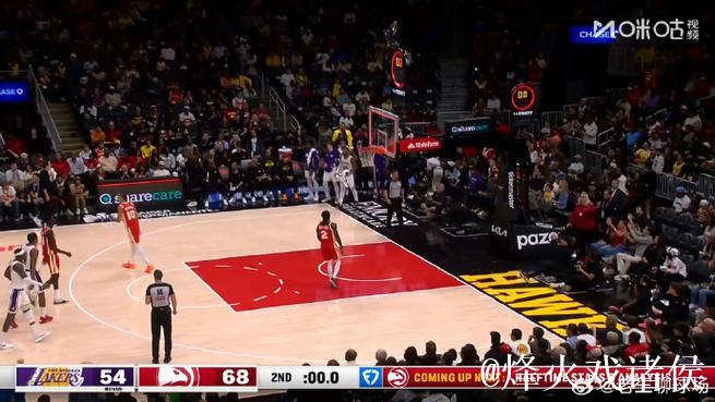 沃克轰下26分,老鹰客场不敌湖人 沃克轰下26分,老鹰客场不敌湖人